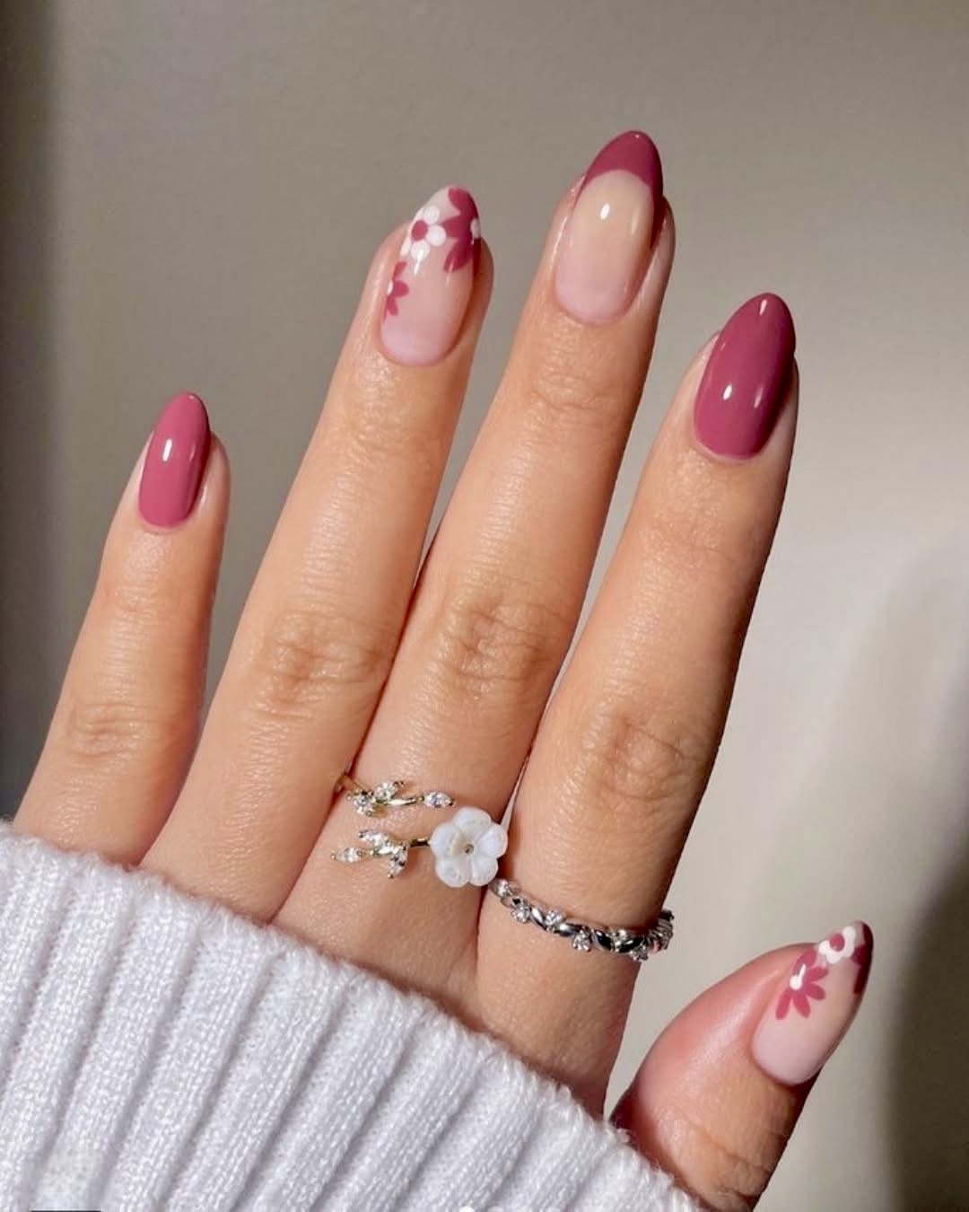 Aesthetic Nails gallery 12